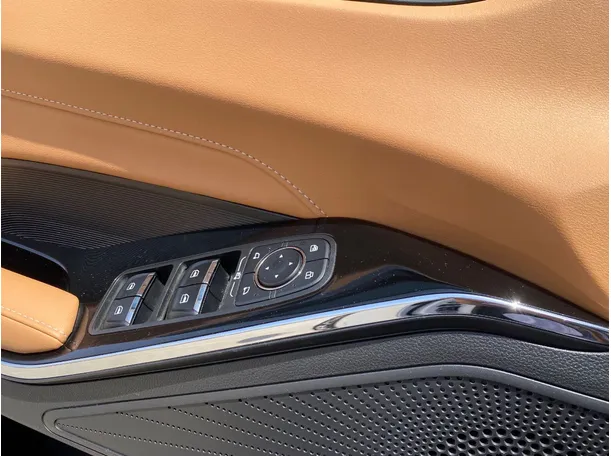 Car image 27