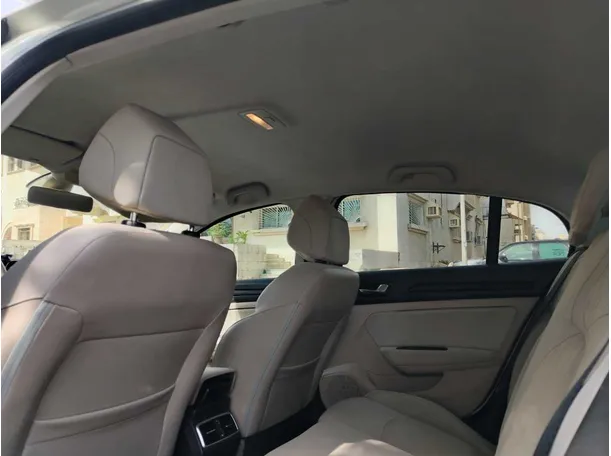 Car image 17