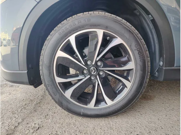 Car image 10