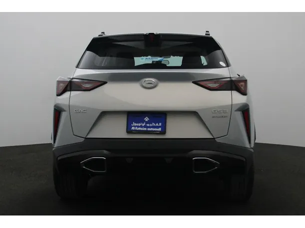 Car image 12