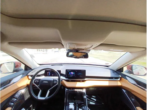 Car image 13