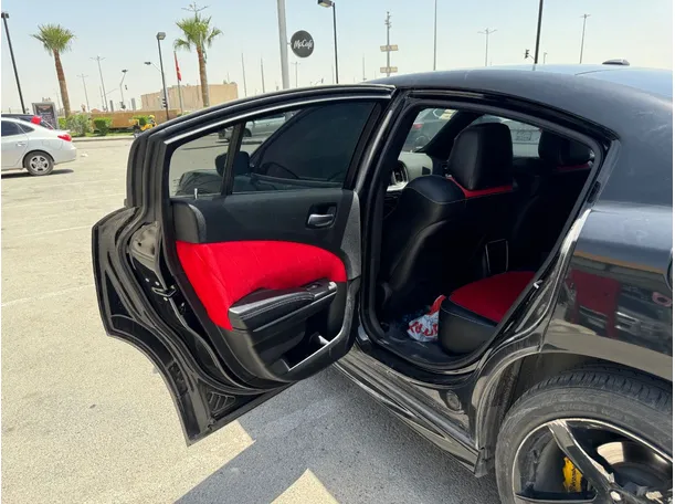 Car image 13