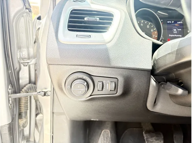 Car image 29