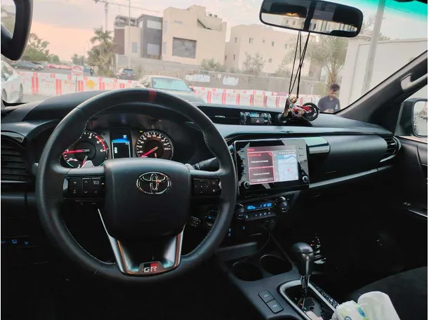 Car image 28