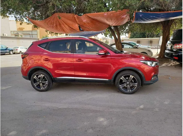 Car image 4