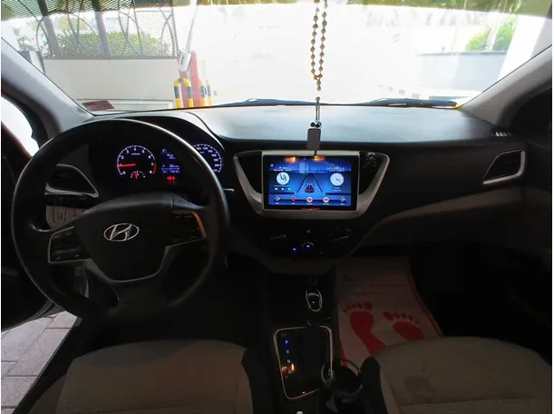 Car image 15