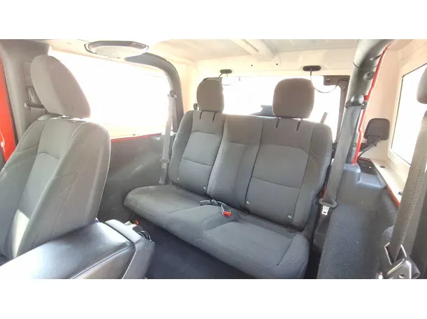 Car image 13