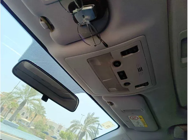 Car image 32