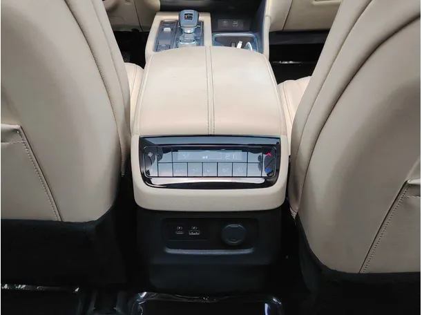 Car image 35