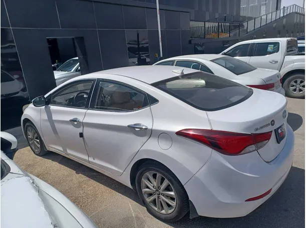 Car image 7