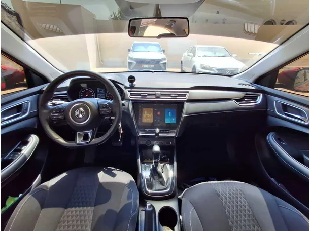 Car image 15