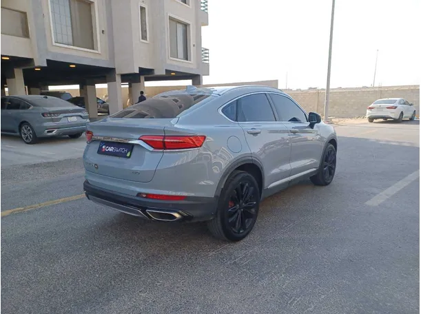 Car image 5