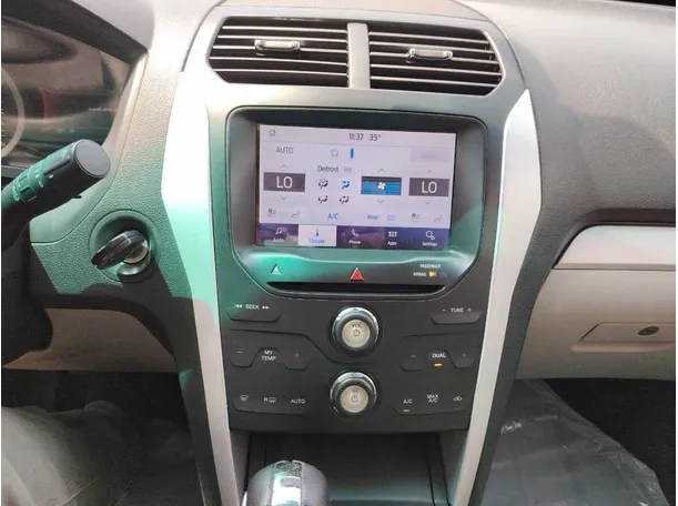 Car image 32