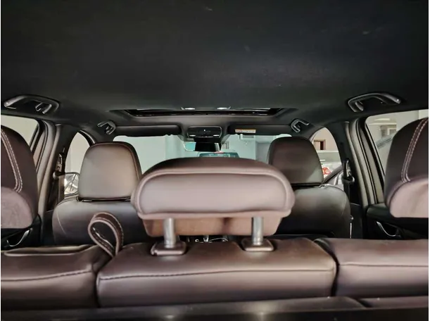Car image 30