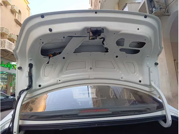 Car image 27