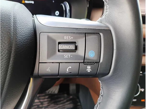 Car image 26