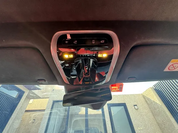 Car image 26