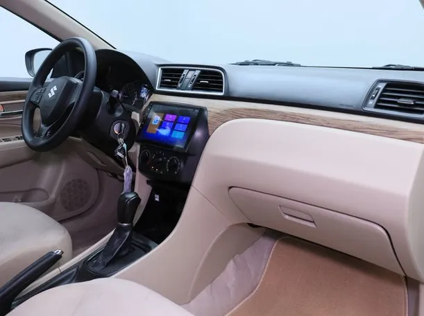 Car image 10