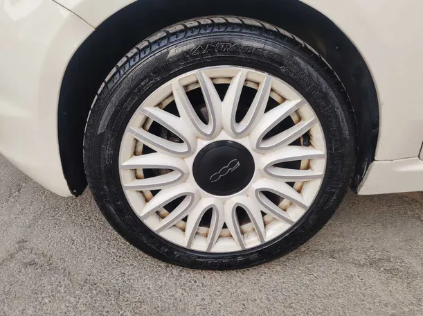 Car image 10