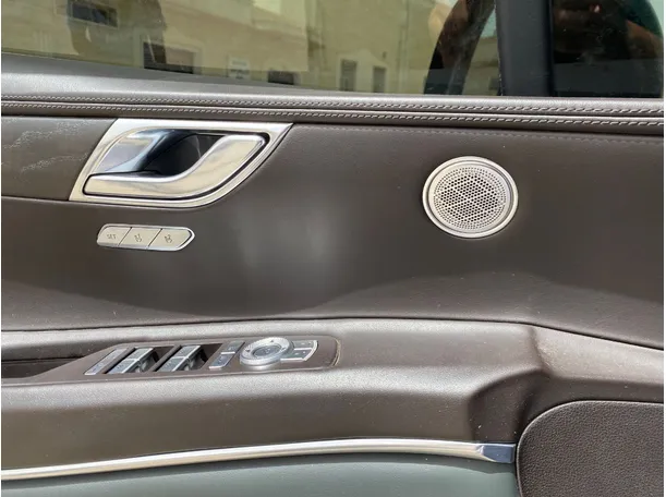 Car image 28