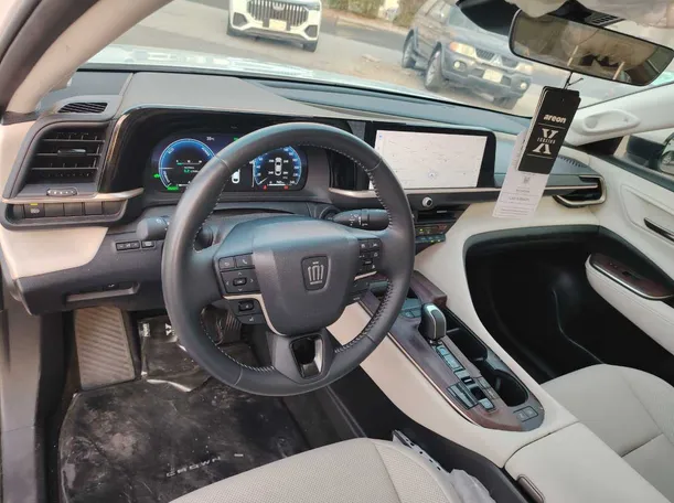 Car image 13