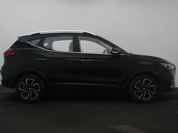 Car image 13