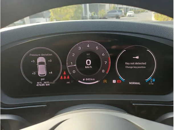 Car image 18
