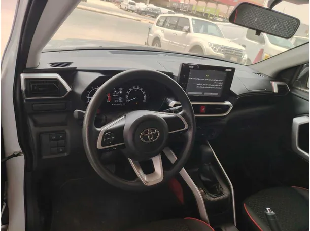 Car image 13