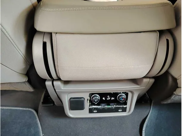 Car image 39