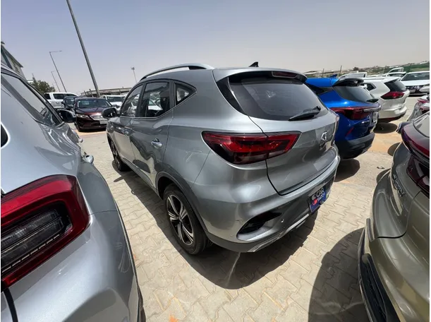 Car image 5