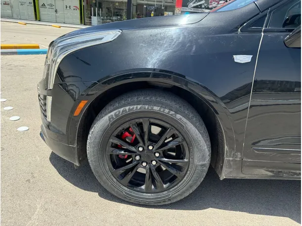 Car image 9