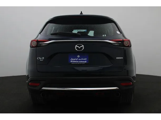 Car image 12