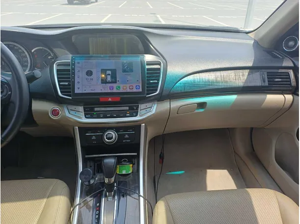 Car image 16