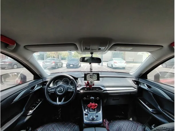 Car image 17
