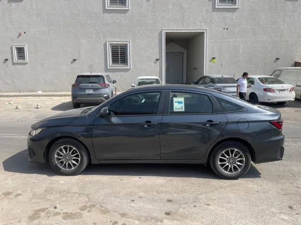 Car image 8