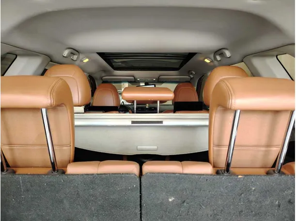Car image 30