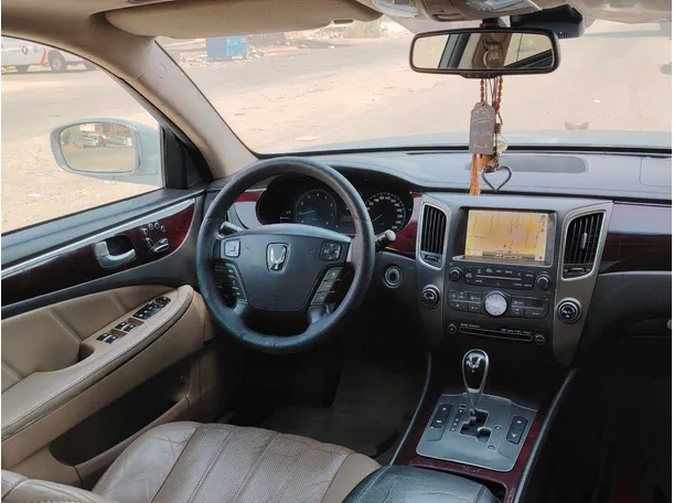 Car image 22