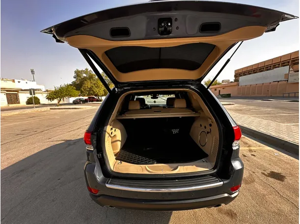 Car image 22