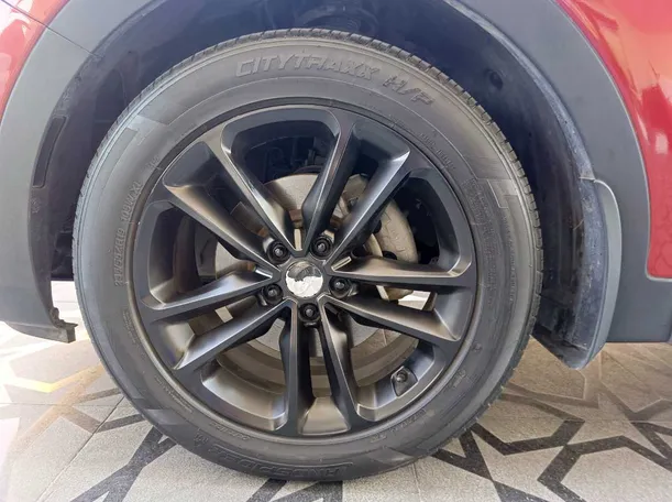 Car image 10