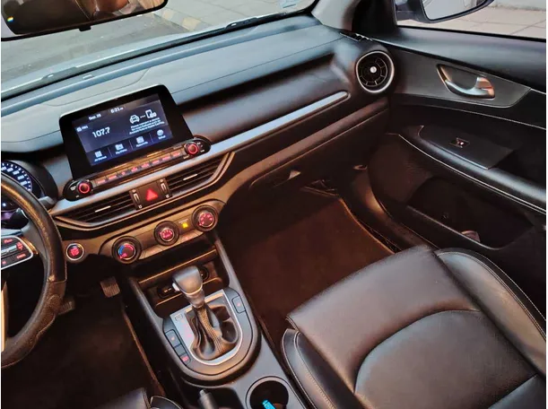 Car image 20