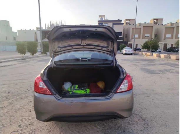 Car image 25