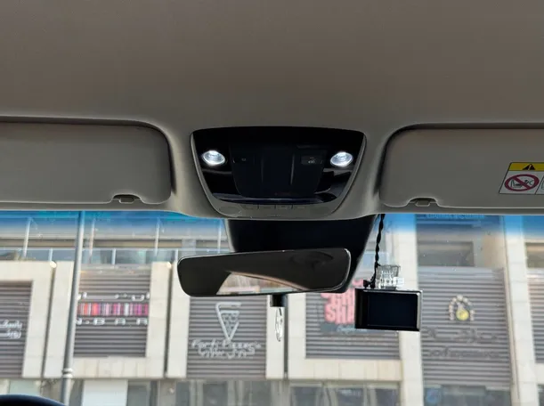 Car image 23