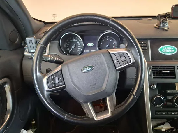 Car image 17