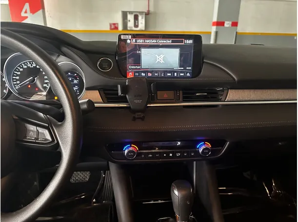 Car image 19