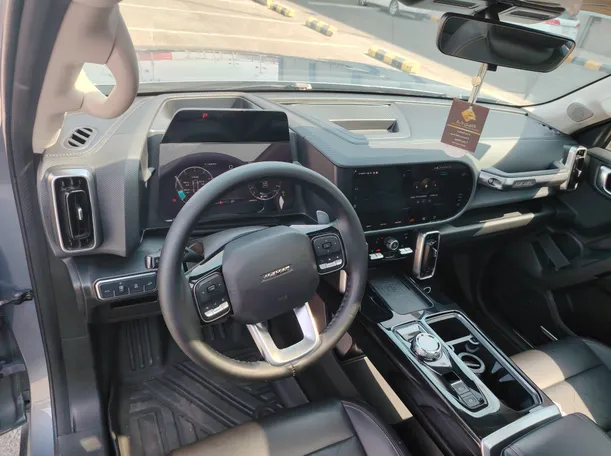 Car image 13