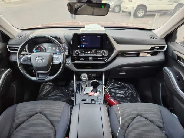 Car image 21