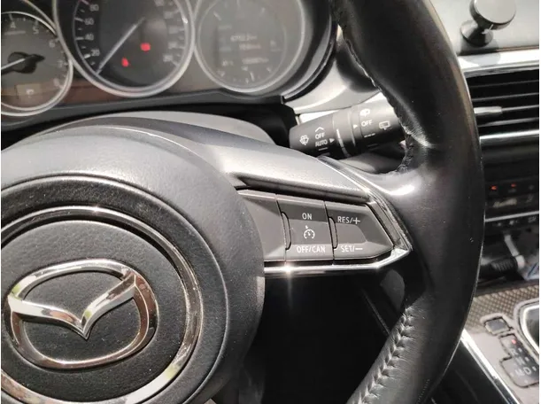 Car image 30
