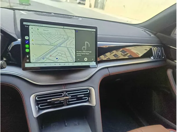 Car image 24