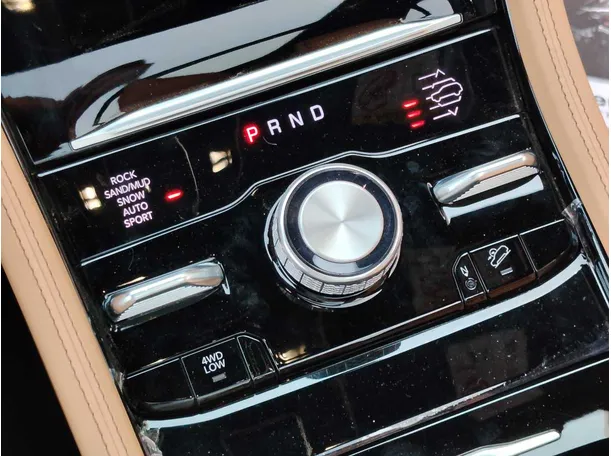 Car image 27