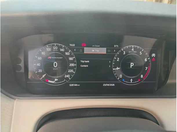 Car image 30